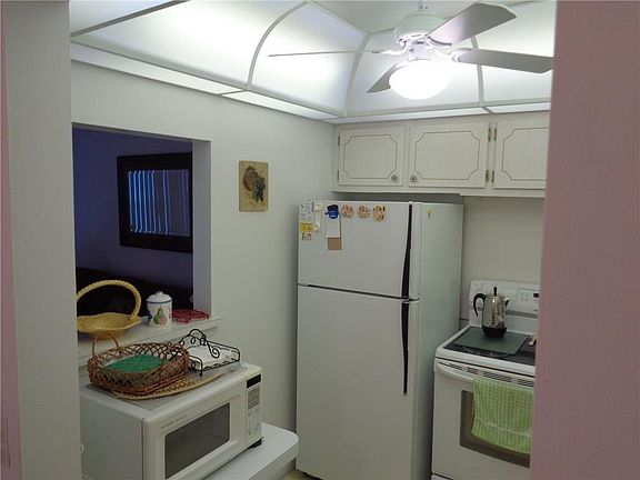 5th image of 234 Markham K #234