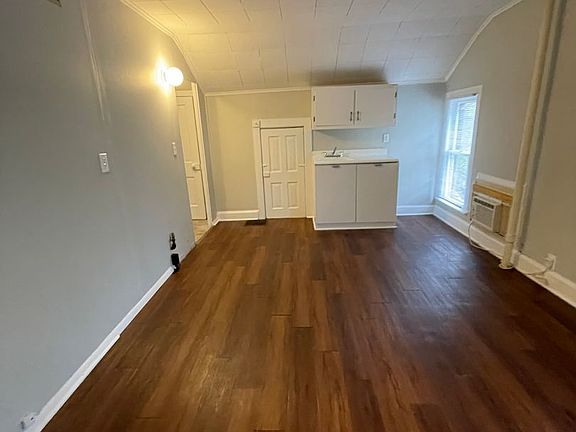 3rd image of 1428 Grove St #2