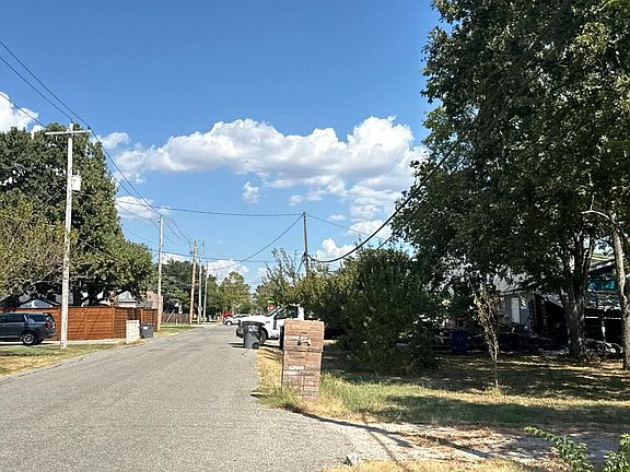 4th image of 301 Jefferson Ave