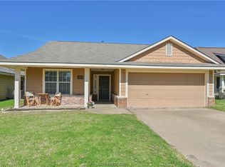 3917 Springmist Dr, College Station, TX 77845
