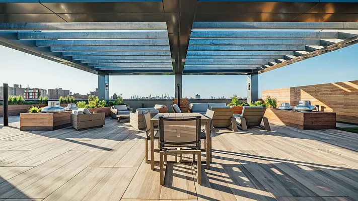 Rented by Nooklyn NYC LLC | media 44