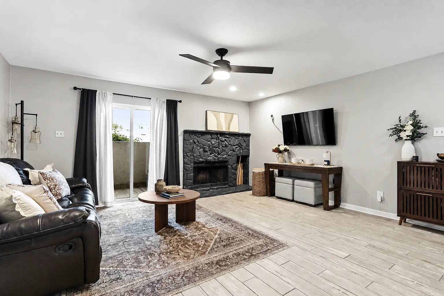 1 bed, 663 sqft, $1,050 — Photo 2