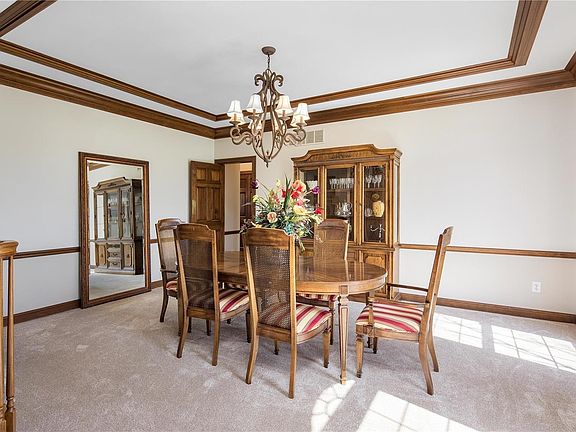 3rd image of 901 Town And Country Estate Ct