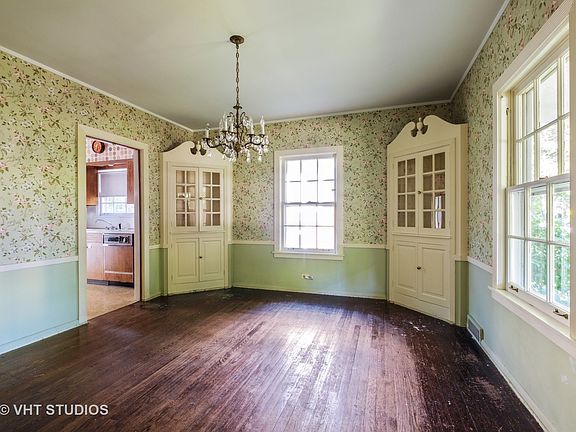 5th image of 2225 Thornwood Ave