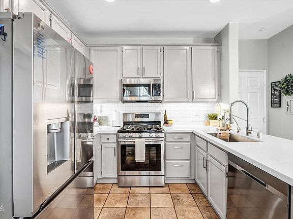 2nd image of 902 Paseo Brisas Lindas