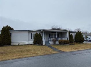 206 Goldenrod Xing, Bath, PA 18014