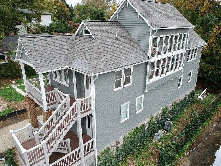559 Amsterdam Ave NE — Photo 2
