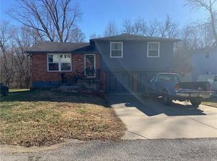 5403 NE Meadowbrook Rd, Kansas City, MO 64119