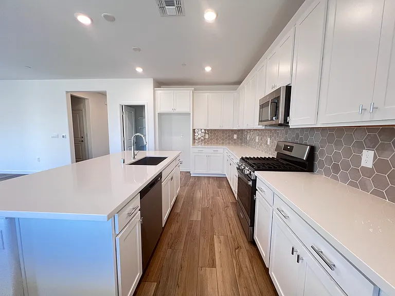 8144 Arrowfield Way — Photo 3