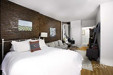 Rented by (Legacy) Elegran