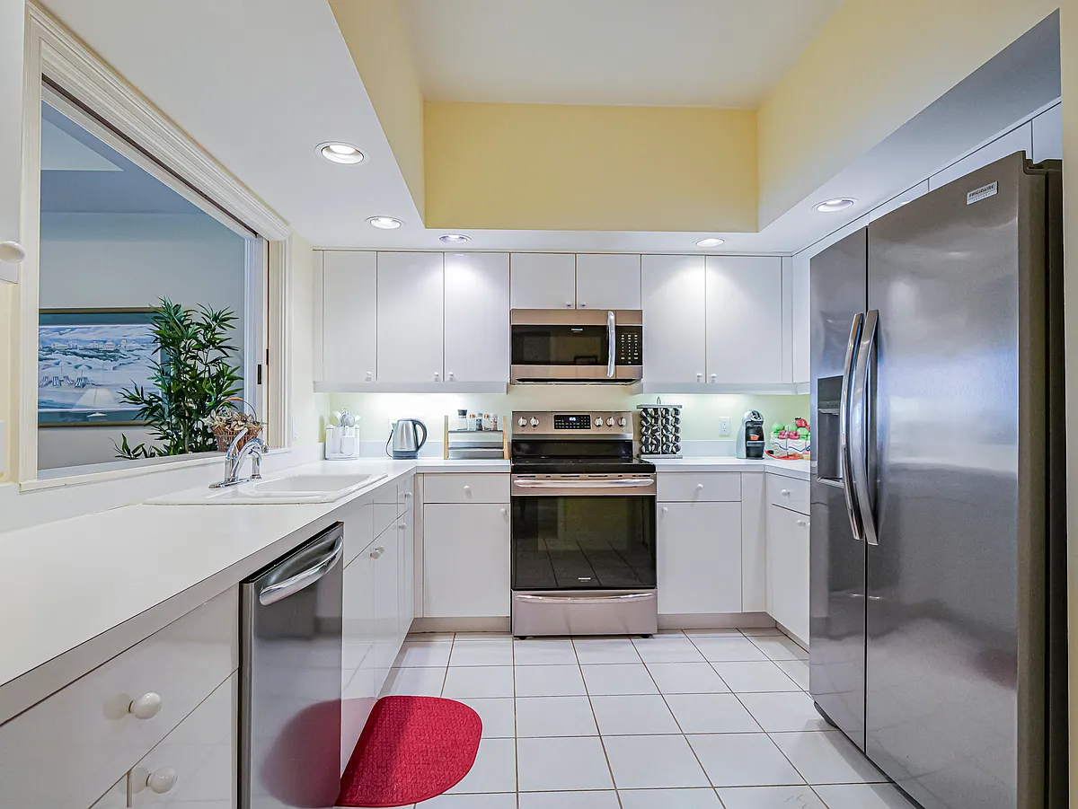 Building Photo - 5225 E Harbor Village Dr #303