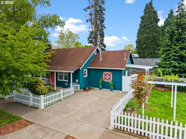 374 NE Edison St, Hillsboro, OR 97124