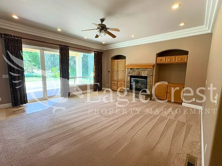 44 Vinehill Dr — Photo 66