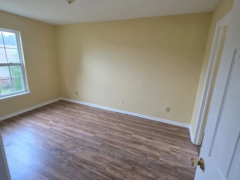 10856 Emery Dr — Photo 5