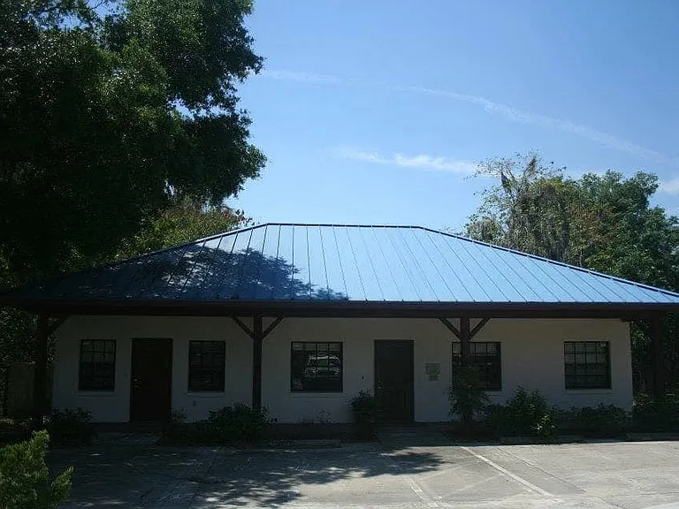 515 N Hobart Ave — Photo 1