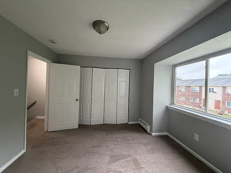 1054 Bank St #12F — Photo 12