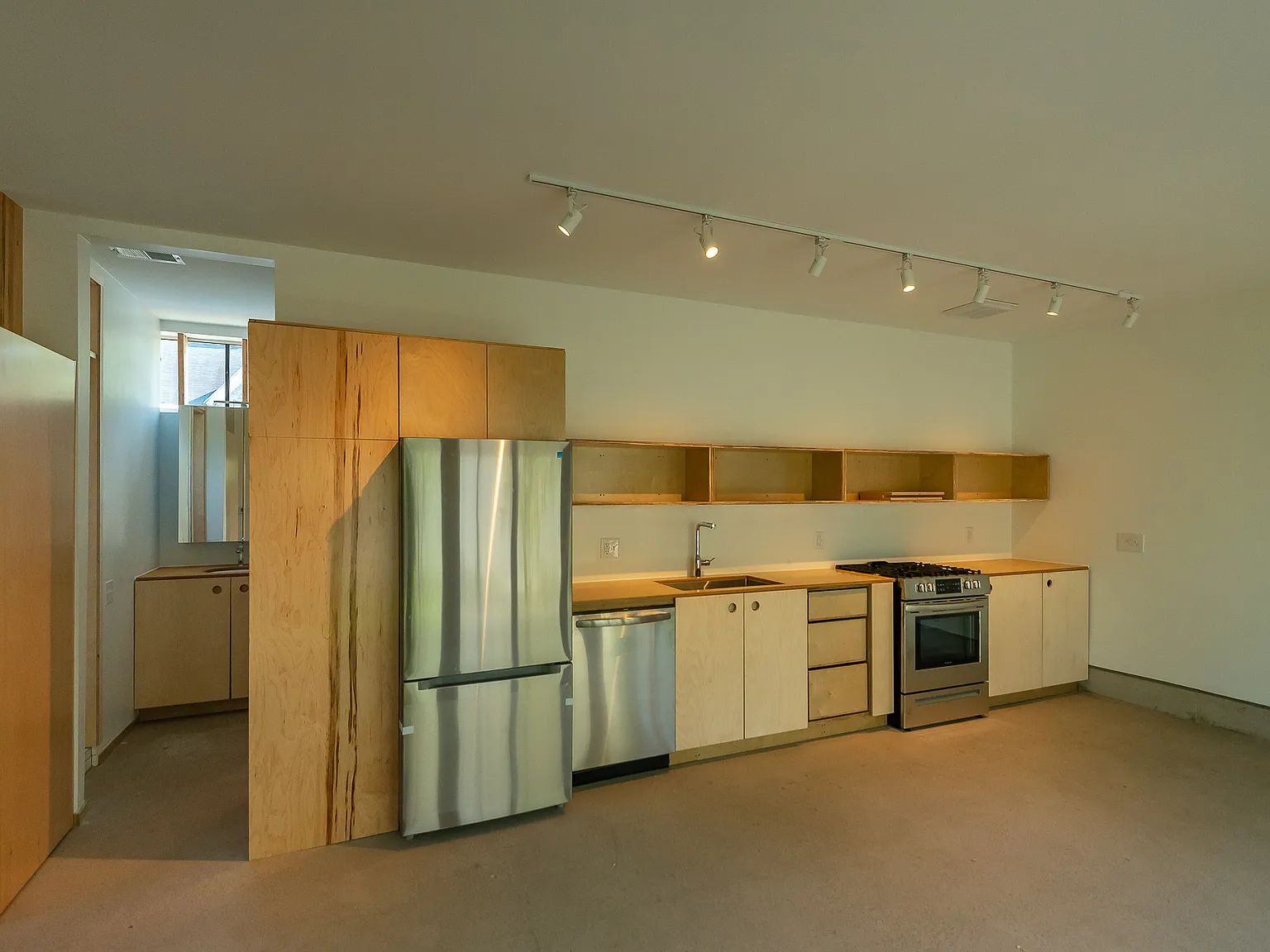 Studio, 550 sqft, $1,650 — Photo 3