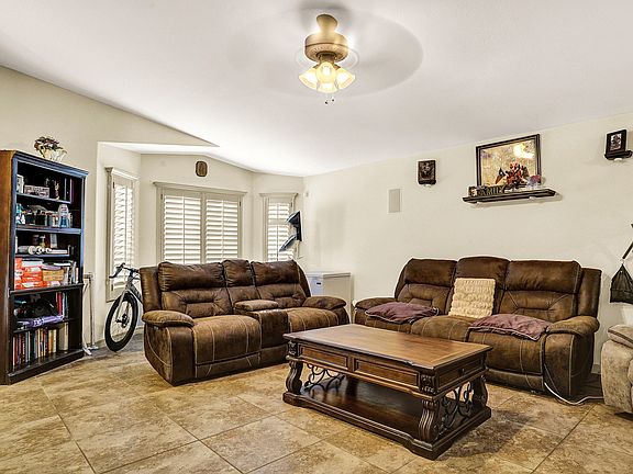5th image of 13114 Cozy Cv