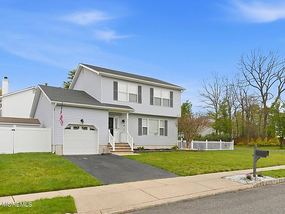 2nd image of 32 Bronia Street