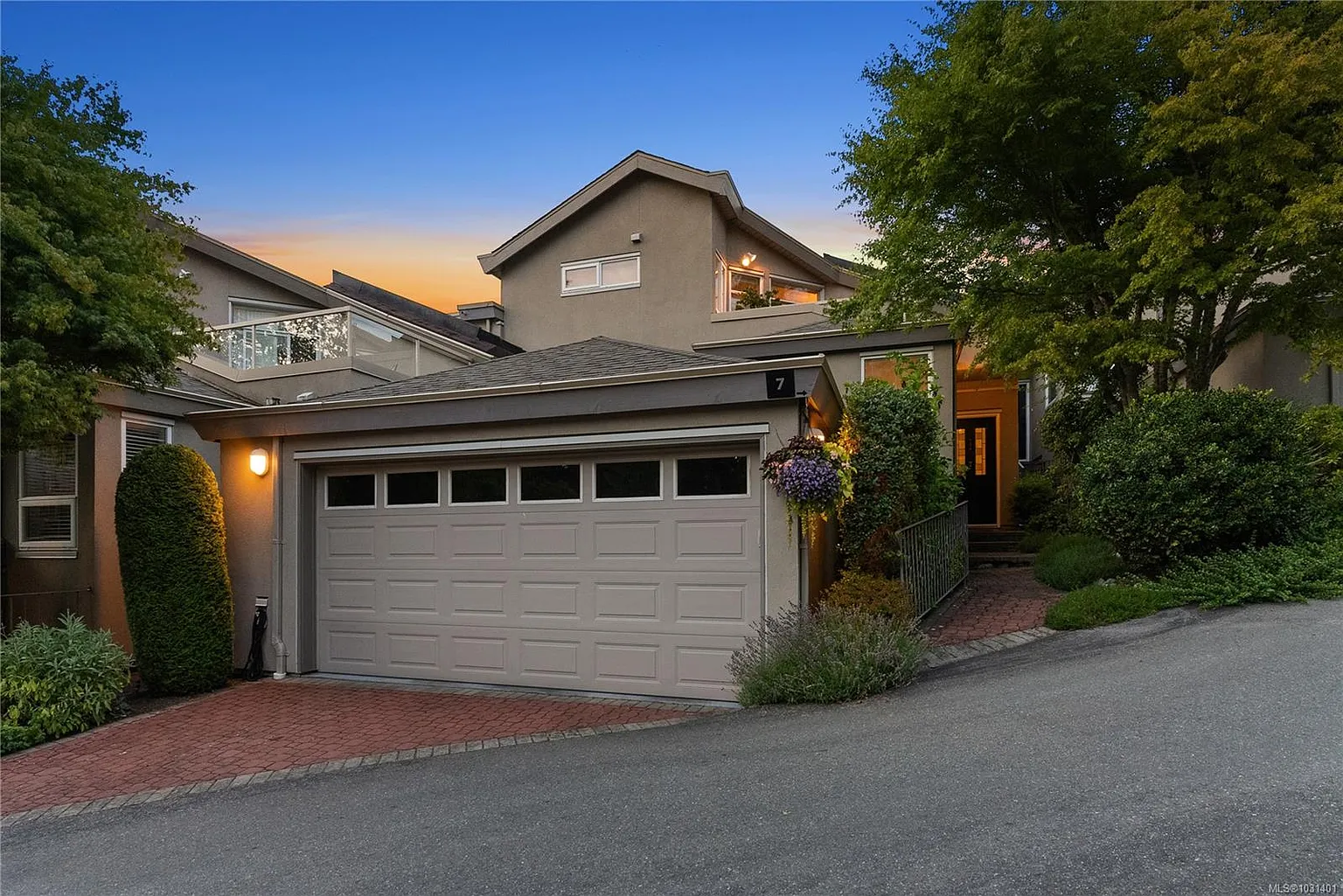 4771 Cordova Bay Rd #7 photo 1