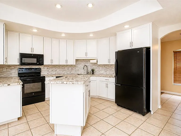 357 Fairway Pointe Cir — Photo 9