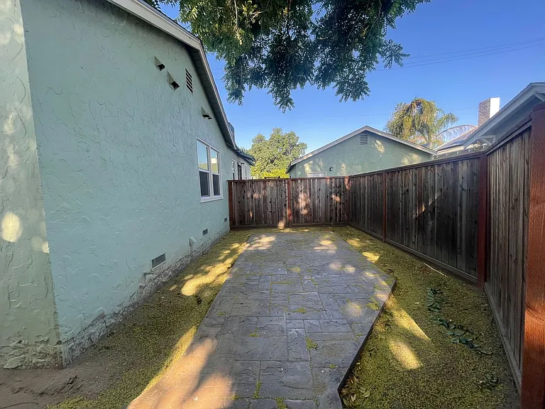 1107-1141 E McKenzie Ave — Photo 13