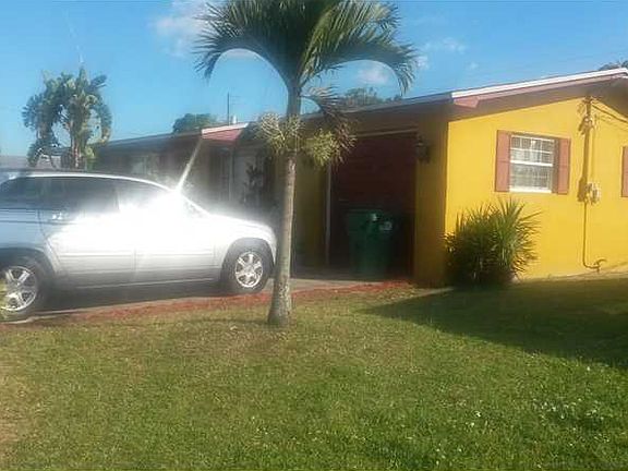 3rd image of 300 NW 186th St
