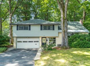 162 Willow Ln, Glenville, NY 12302