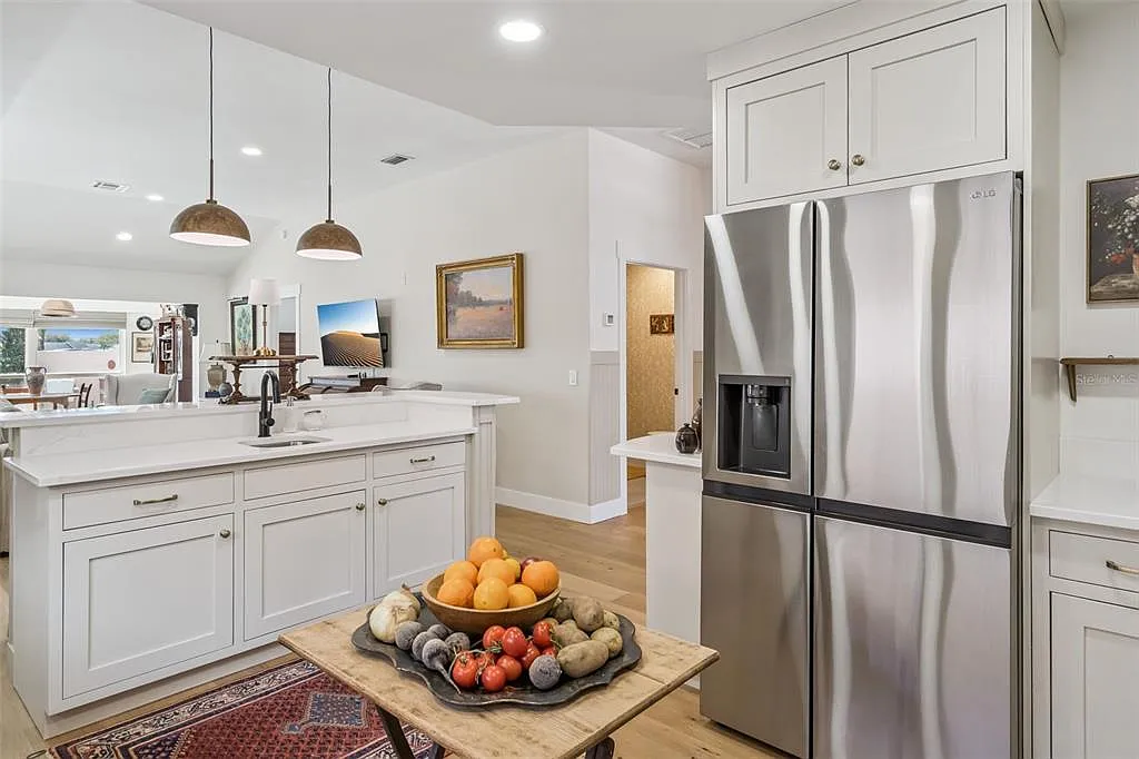 2 bed, 2.0 bath, 1286 sqft, $4,500 — Photo 3