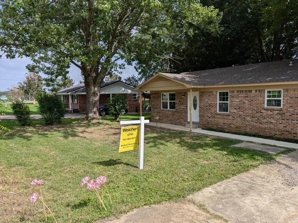 1033 Pruitt St, Bolivar, TN 38008