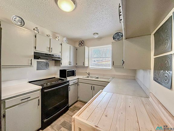 3rd image of 109 Dennis Pl