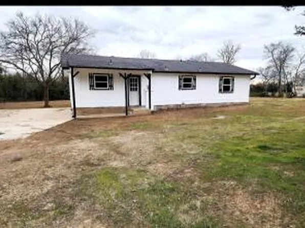 566 Paradise Acres Rd, Russellville, AR 72802