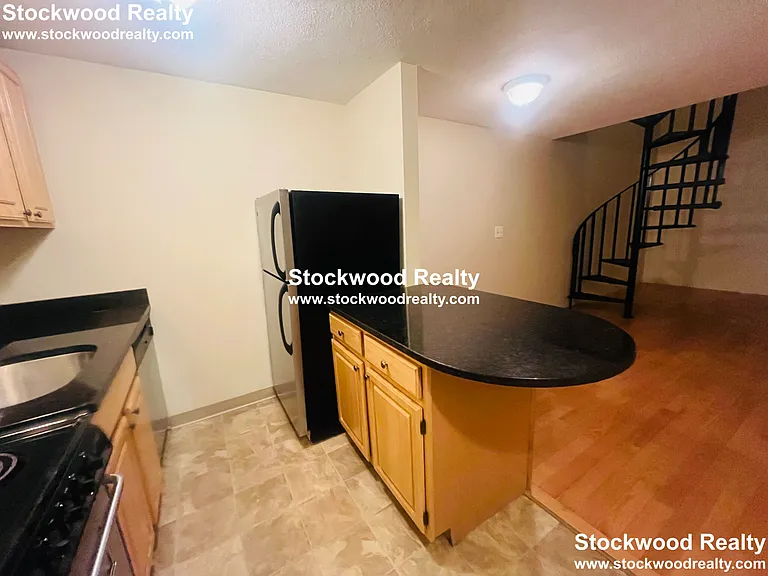 385 Dorchester St #A10 — Photo 8