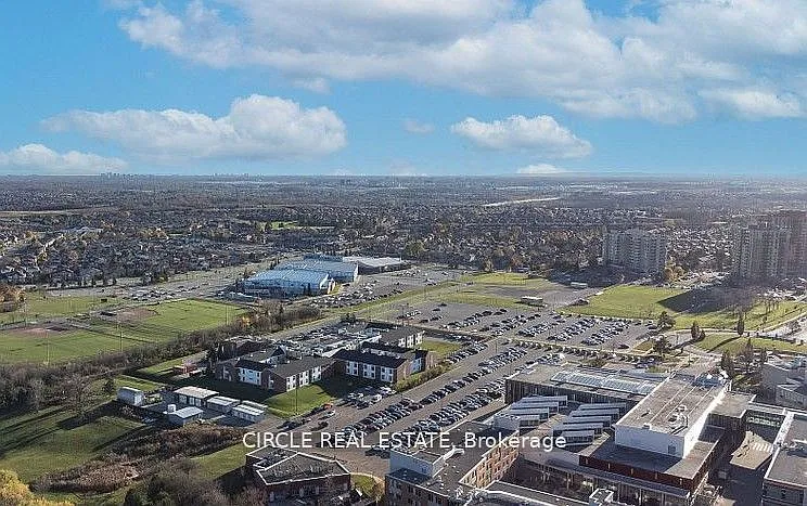 Stella Condos — Photo 3