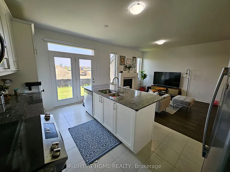 1615 Severn Dr #UPPER — Photo 11