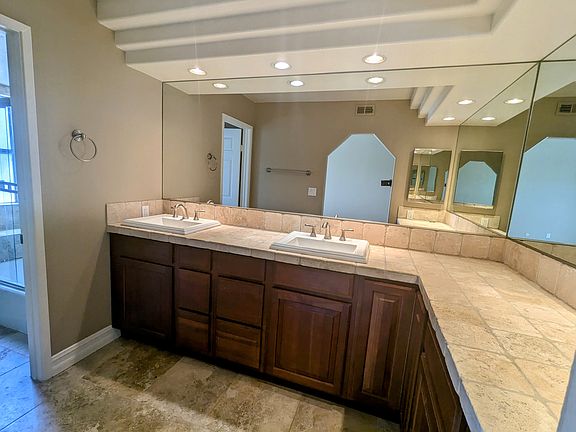 4th image of 17937 Valle De Lobo Dr