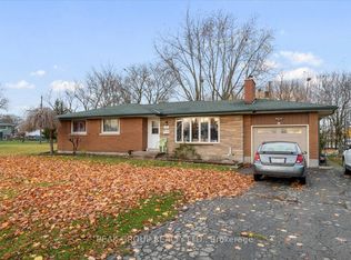 18 Karen Cres, Welland, ON L3C 2Y6