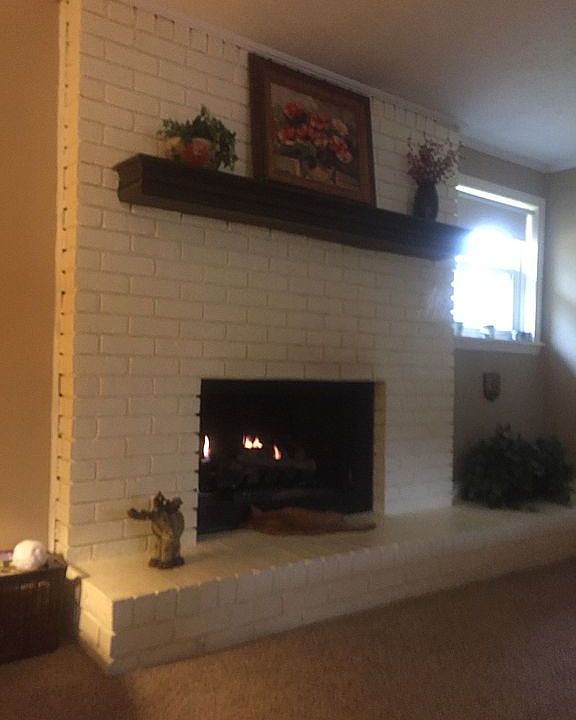 Gas logs