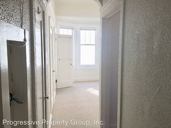 4th image of 585 Birch St APT 18