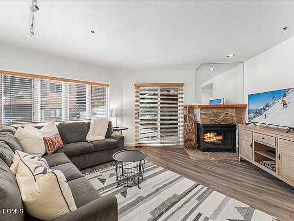2nd image of 2700 Deer Valley Dr E #C105