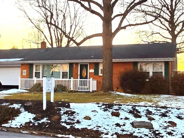 1902 Douglas Dr, Carlisle, PA 17013