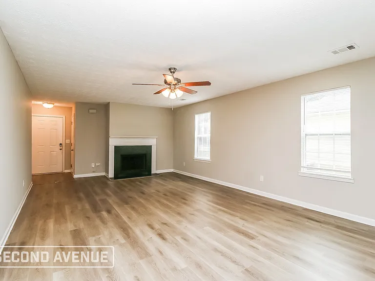 1710 Riverchase Cir NE — Photo 3
