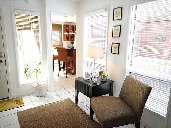4th image of 240 Lakeview Ct