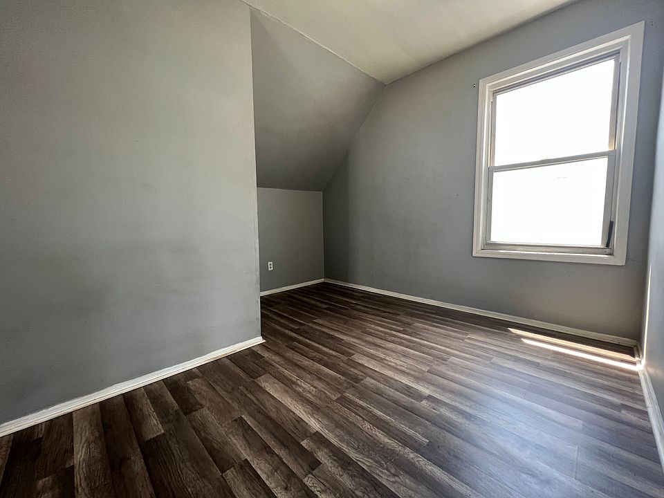 2nd image of 26-28 Baldwin Ave #3E