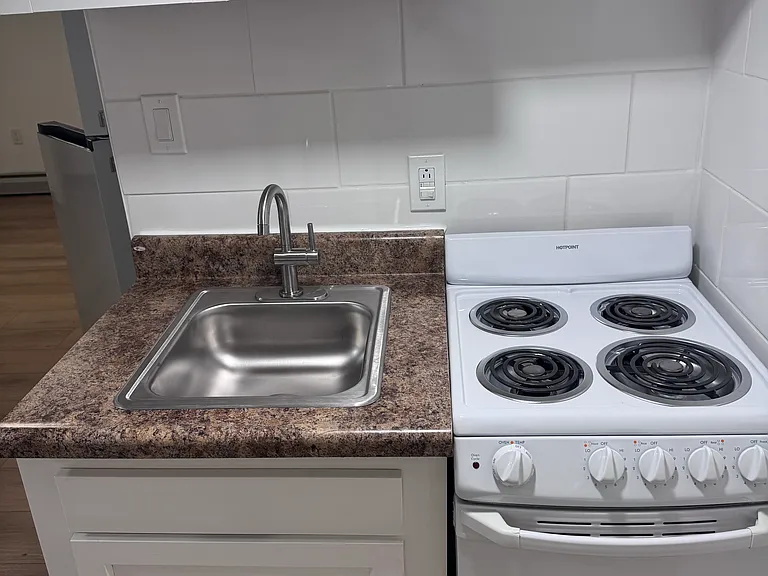 221 N Washington St #12 — Photo 5