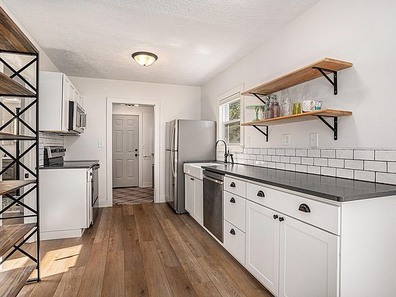 4th image of 280 W 16th St