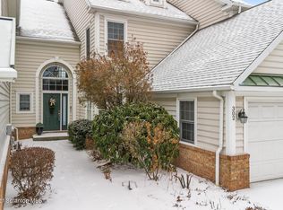 302 Thackeray Close, Moosic, PA 18507