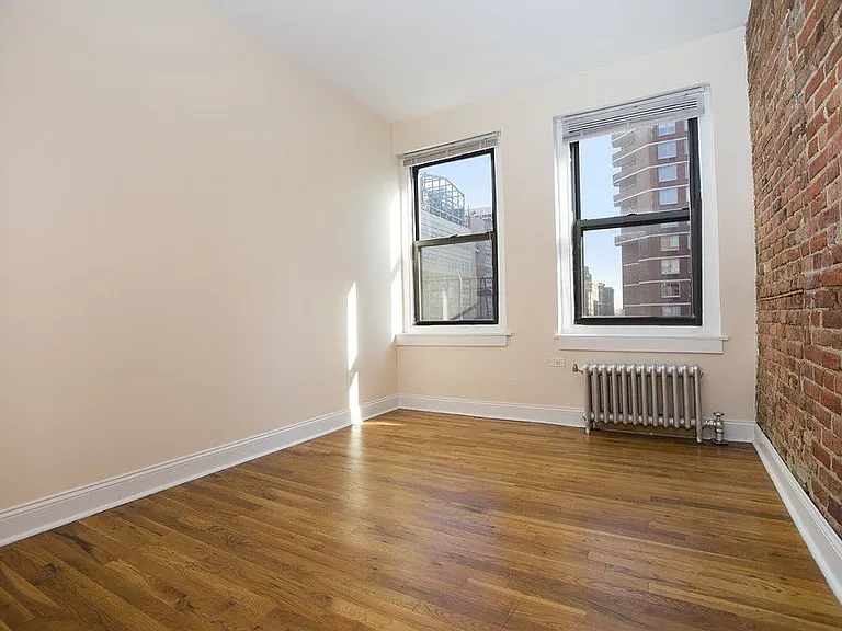 517 2nd Ave #2 — Photo 8