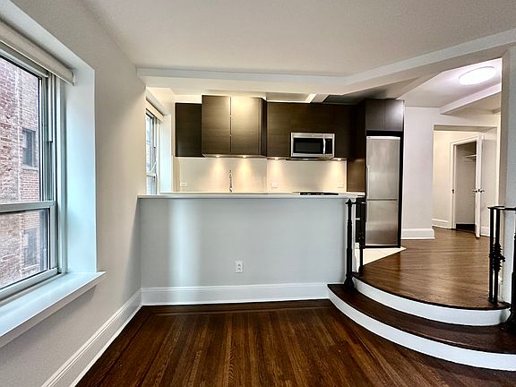 4th image of 1080 Amsterdam Ave #302A