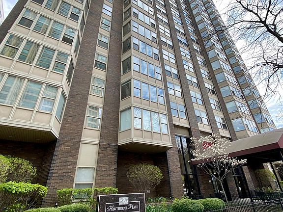 2nd image of 525 W Hawthorne Pl APT 2305